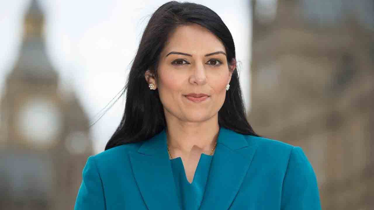 బ్రిటన్‌ హోం మంత్రి పదవికి ప్రీతి పటేల్‌ రాజీనామా