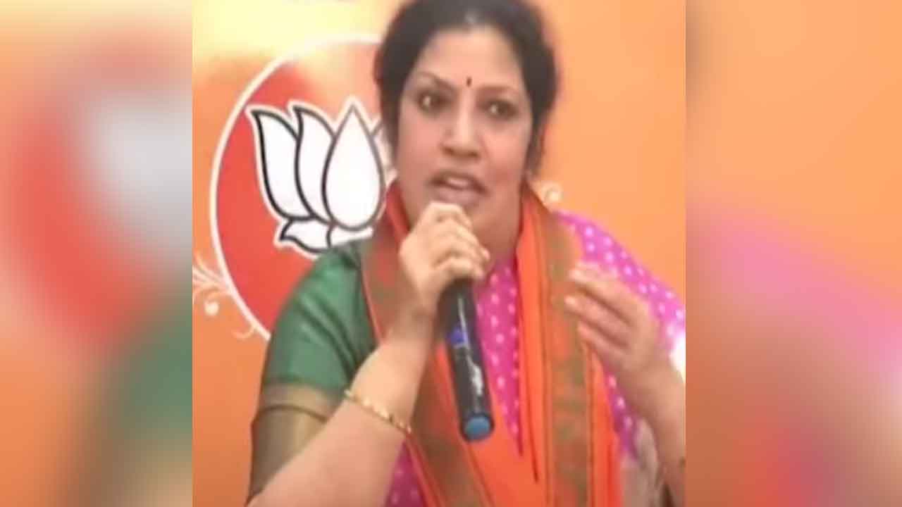 పేరు మార్పు ఎన్టీఆర్‌ను అవమానించడమే : పురందేశ్వరి