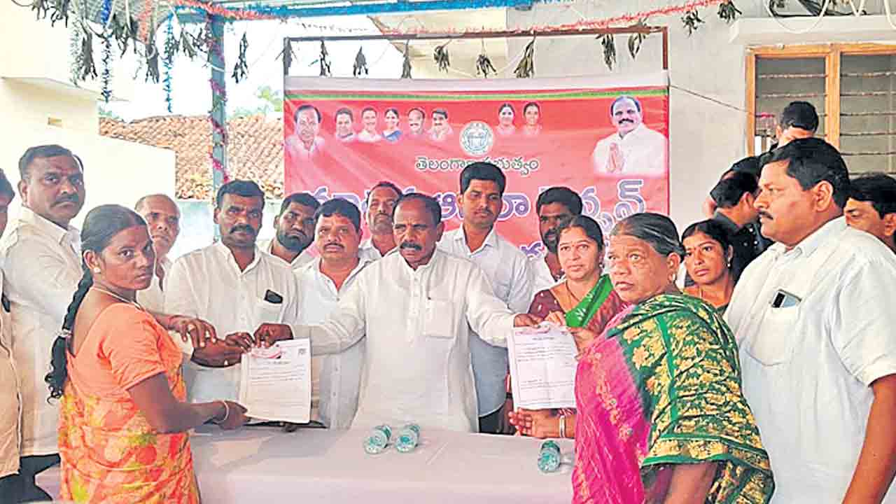 సీఎం కేసీఆర్‌ పేదల పక్షపాతి