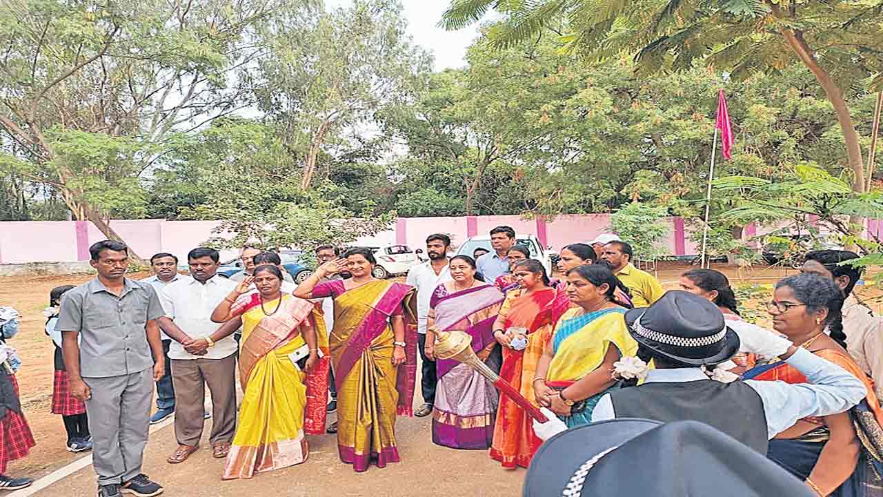 విద్యార్థుల భవిష్యత్‌కు కేసీఆర్‌ కృషి