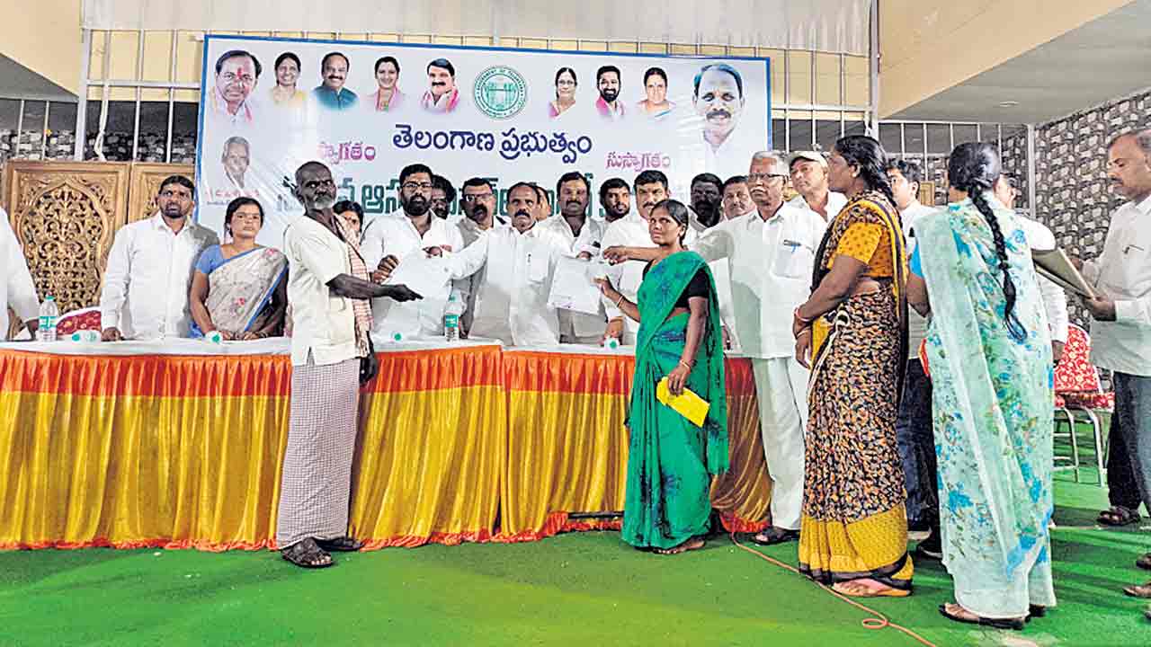 ఆసరా పింఛన్లతో పేదలకు భరోసా