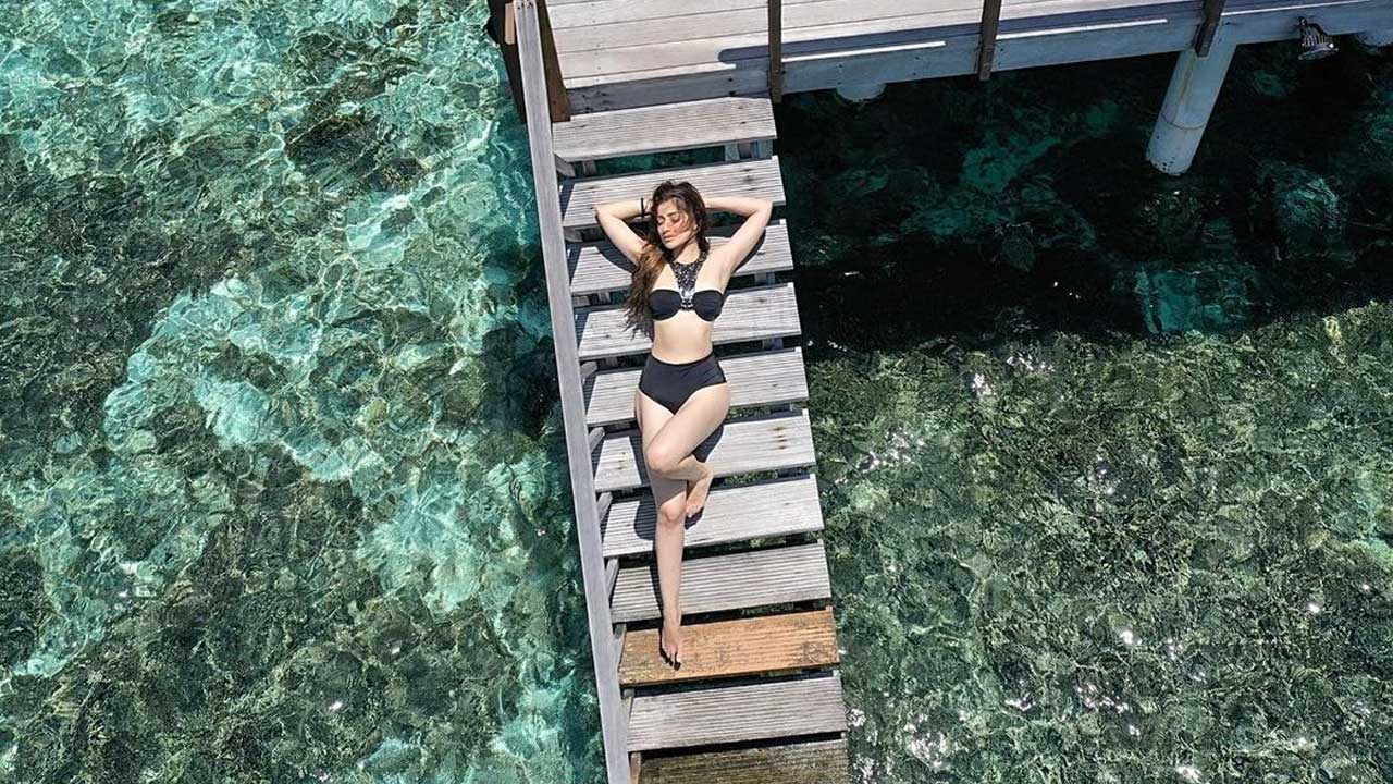 Raai Laxmi | బీచ్‌లో ఎంజాయ్ చేస్తున్న రాయ్ లక్ష్మీ..