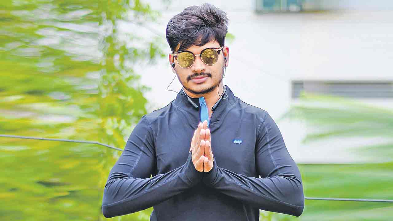 వైవిధ్యతతో నటుడిగా గుర్తింపు!