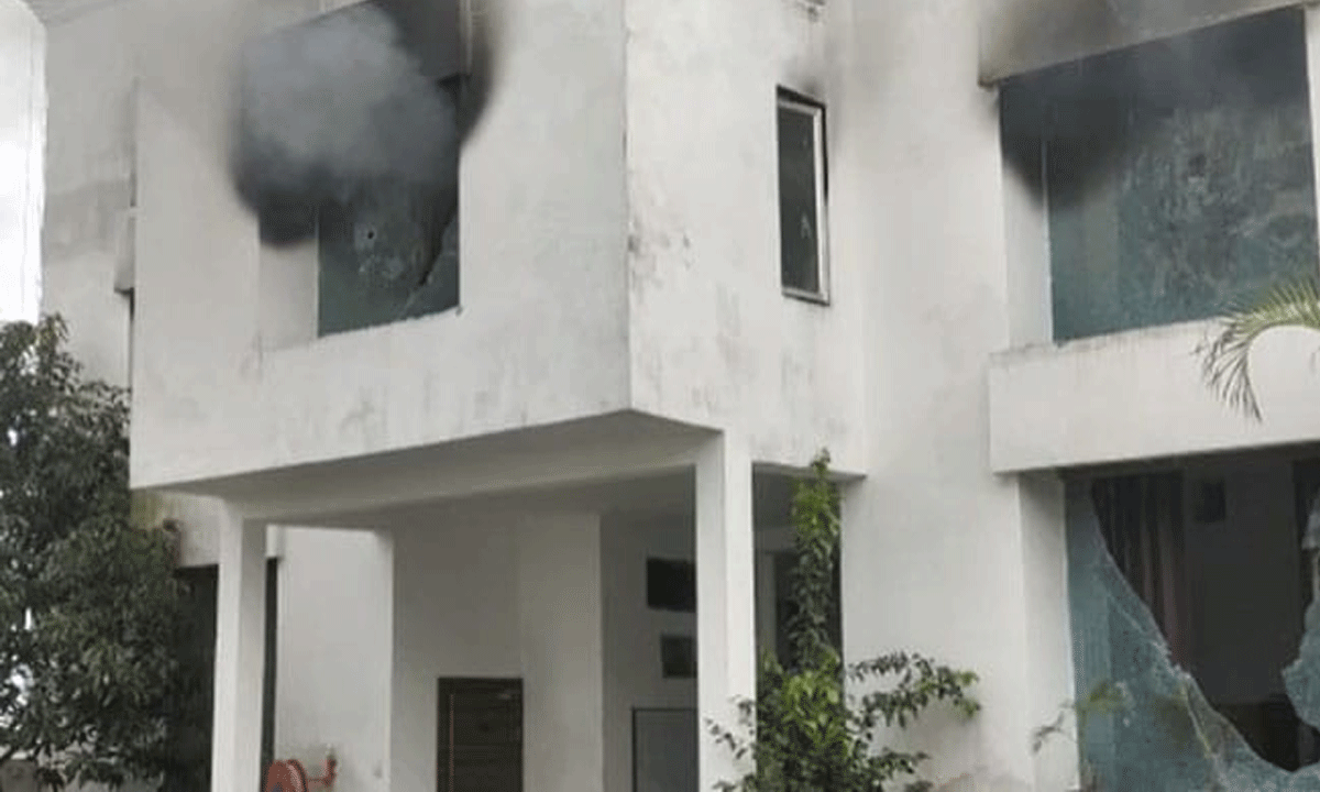 బీజేపీ నేత కొడుకు రిసార్టుకు నిప్పుపెట్టిన స్థానికులు