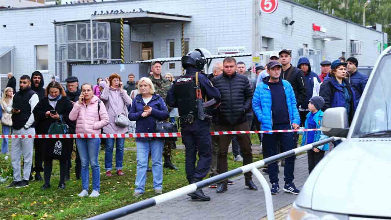 ర‌ష్యా స్కూల్లో కాల్పులు.. 13కు చేరిన మృతుల సంఖ్య‌