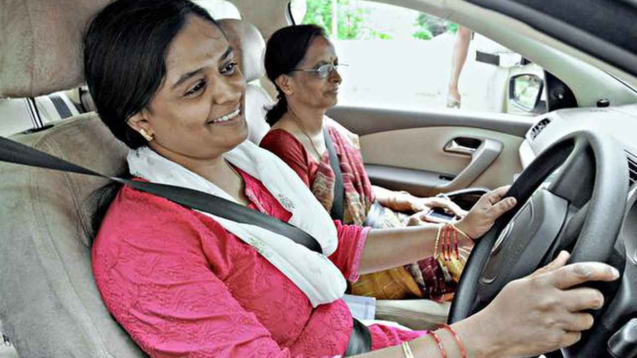 కార్ల‌లో సీట్‌బెల్ట్ రిమైండ‌ర్లు త‌ప్ప‌నిస‌రి.. అందుకు కేంద్రం ఏం చేసిందంటే?!