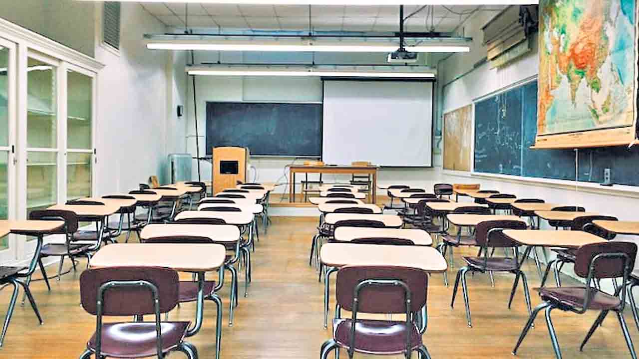 మధ్యప్రదేశ్‌లో అటకెక్కిన స్మార్ట్‌క్లాస్‌