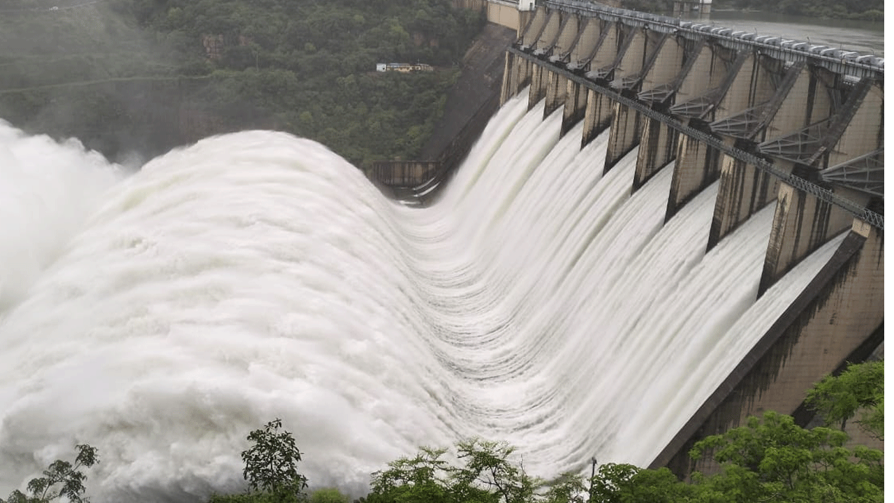 Srisailam Project | శ్రీశైలం ప్రాజెక్టు 10 గేట్లు ఎత్తివేత‌