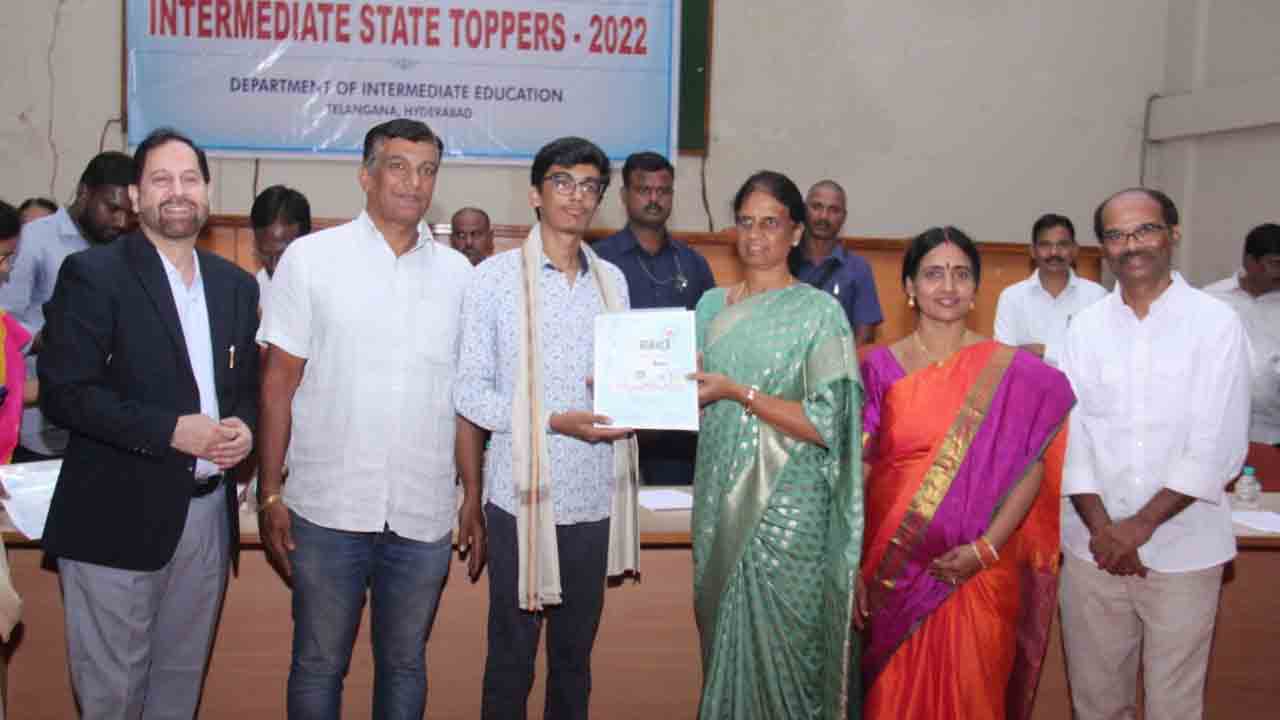 ప్ర‌తిభ ఏ ఒక్క‌రి సొంతం కాదు : మంత్రి స‌బితా ఇంద్రారెడ్డి