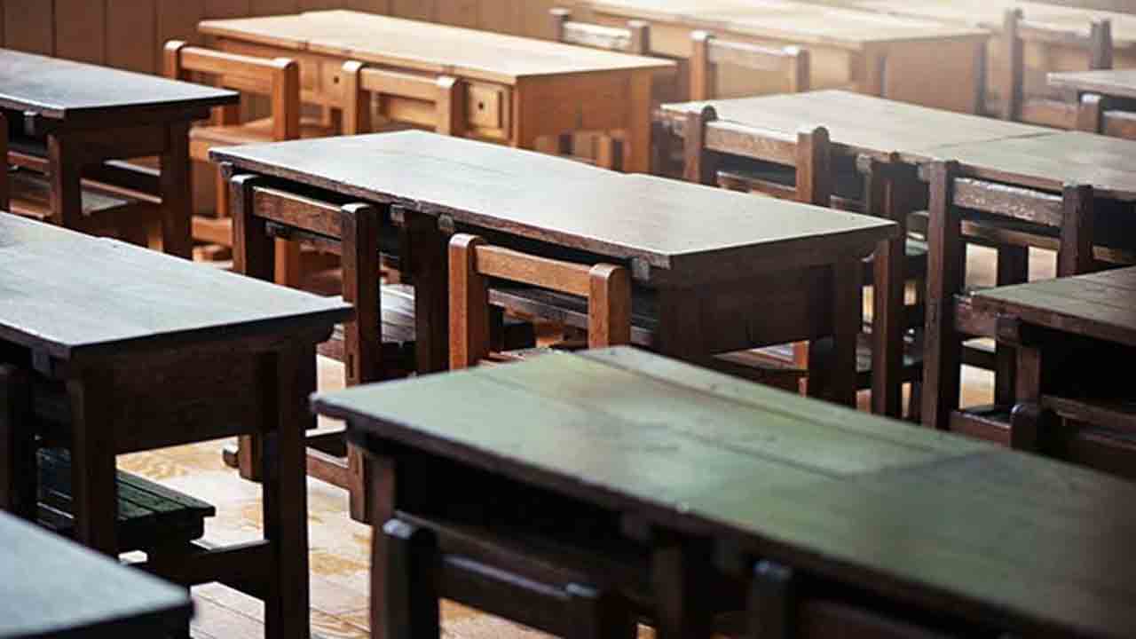 మధ్యప్రదేశ్‌లో దారుణం… తరగతి గదిలో బాలిక స్కూల్‌ డ్రెస్‌ విప్పించిన టీచర్‌