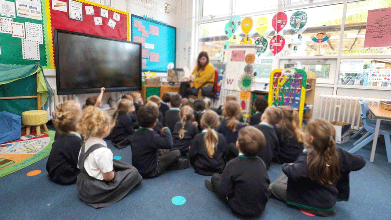 School Form | పిల్లాడి గురించి ప్రశ్నలు అడిగిన స్కూల్.. ఆ తల్లి స‌మాధానాల‌కు నవ్వకుండా ఉండలేరు