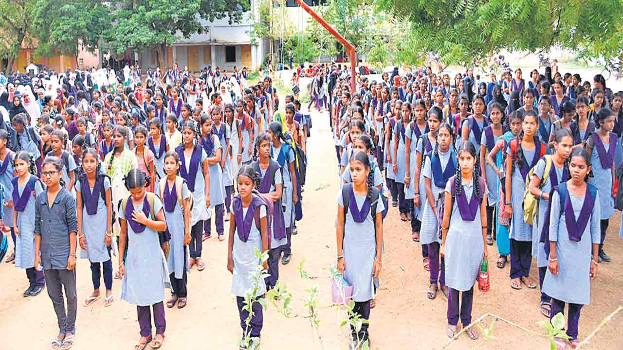 కొత్త అడ్మిషన్లు.. 2 లక్షలు