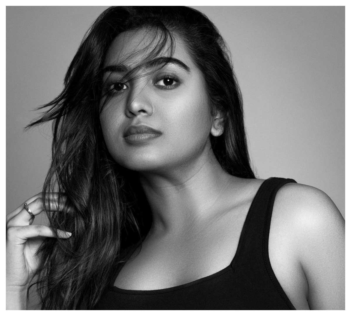 Shivathmika Rajashekar | శివాత్మిక రాజశేఖర్ అందాల హొయలు..