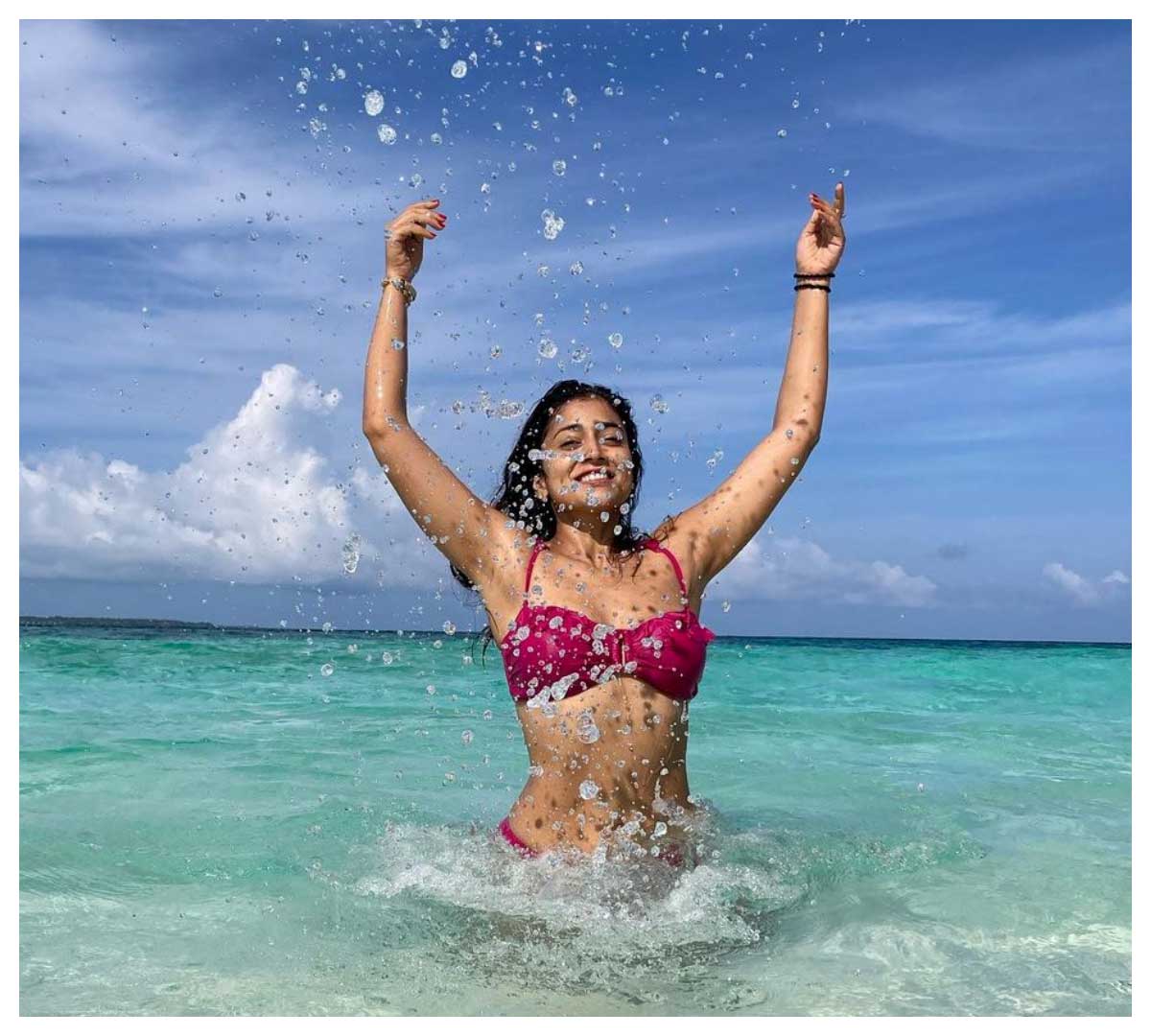 Shriya Saran | బికినీలో శ్రియా సరన్ జ‌ల‌కాలాట‌లు..