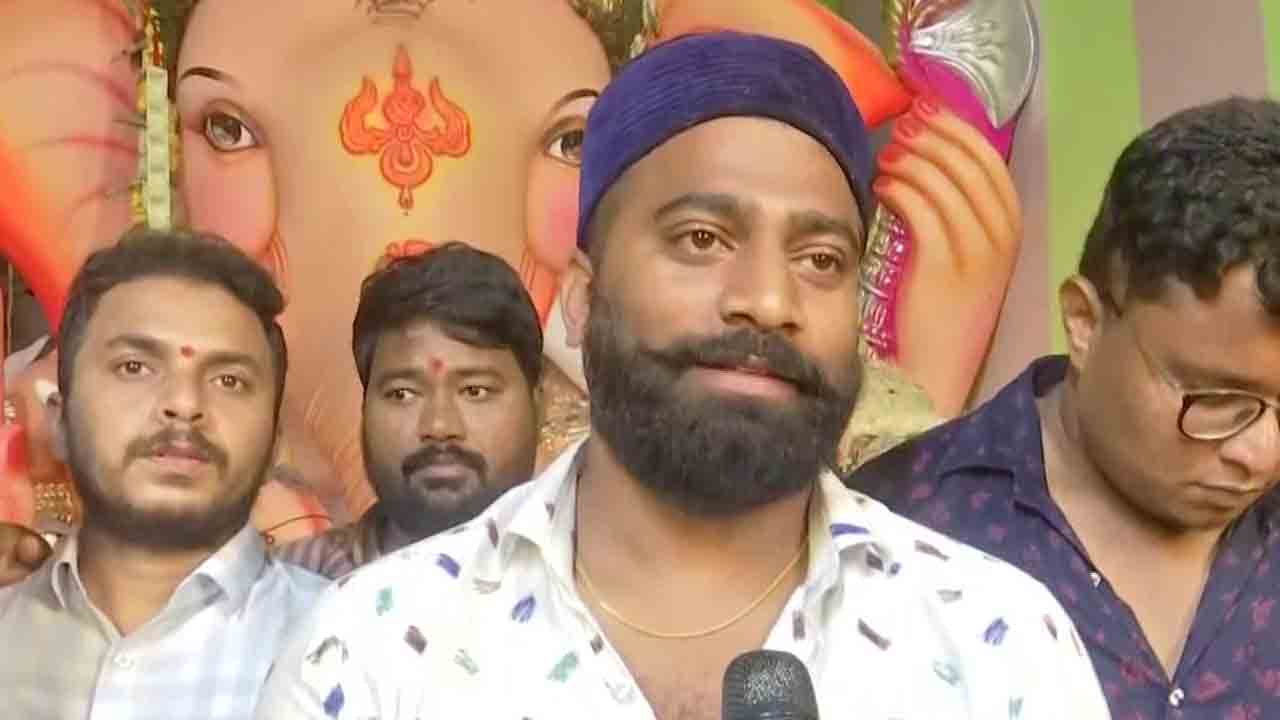 గణనాథుని విగ్రహం ఏర్పాటుచేసిన ముస్లిం యువకుడు..