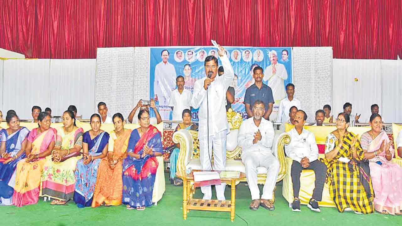షర్మిలది అహంకార యాత్ర