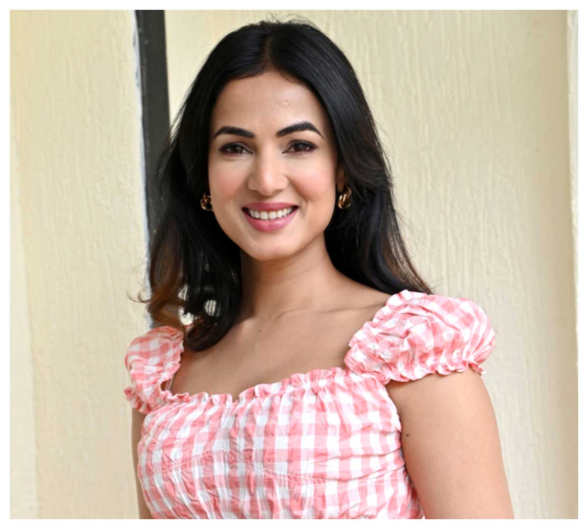 Sonal Chauhan | చిరున‌వ్వుతో ఆక‌ట్టుకుంటున్న సోనాల్ చౌహాన్..