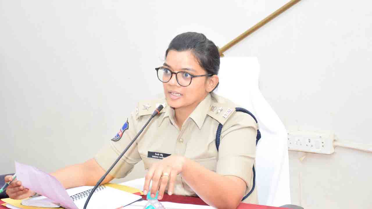 SP Sindhu sharma | కేసులు వెంట‌నే పరిష్కరించేలా ప‌నిచేయాలి: ఎస్పీ సింధు శర్మ