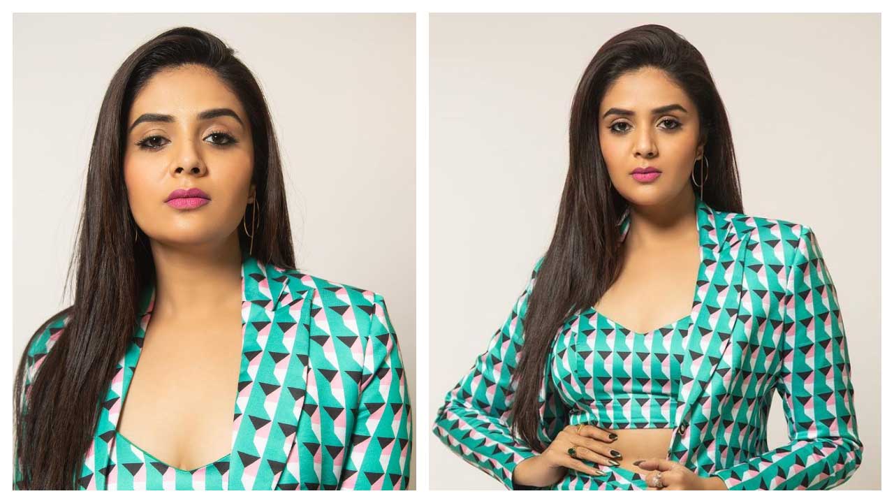 Sreemukhi | క్రేజీ ఫొటోల‌తో మెస్మ‌రైజ్ చేస్తున్న‌ శ్రీ‌ముఖి..