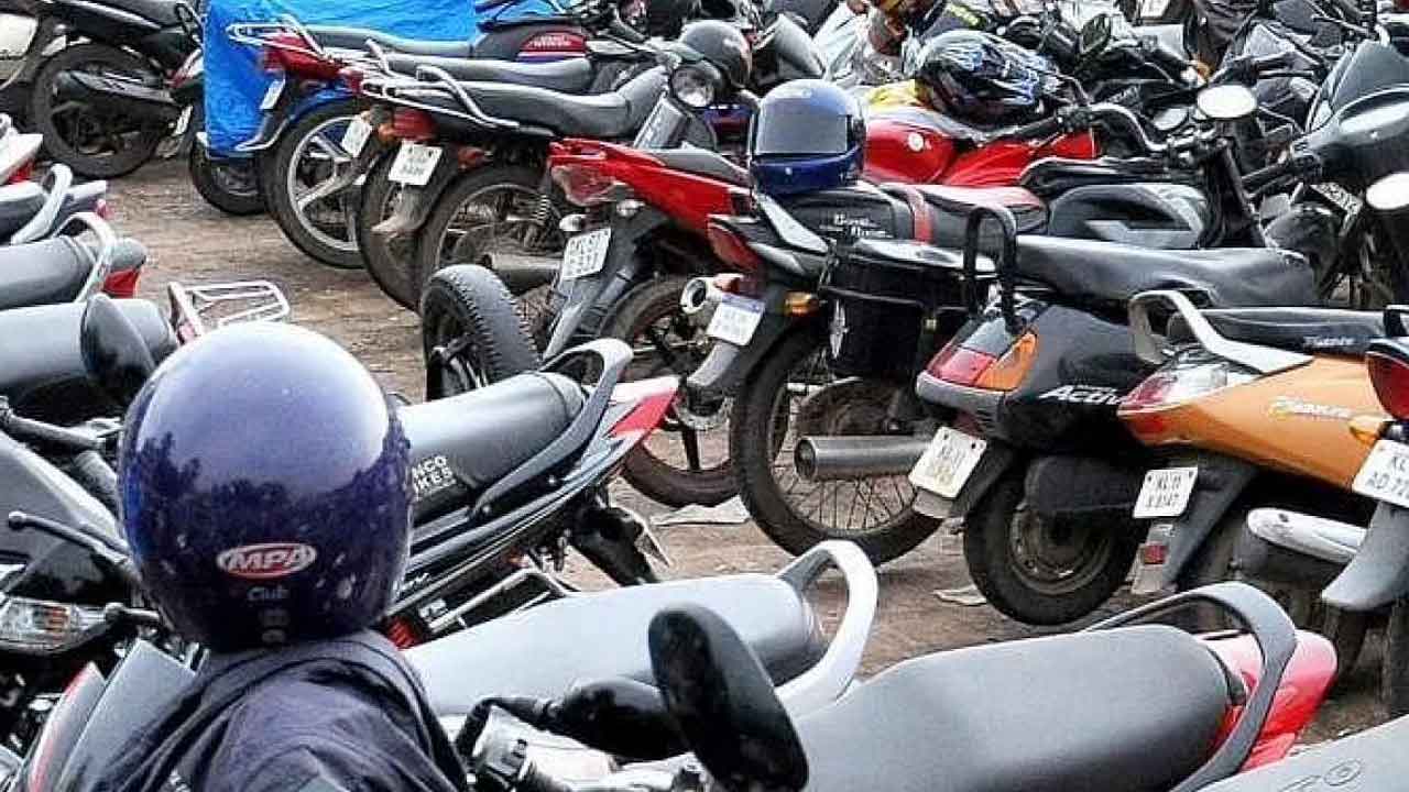 Two Wheeler Sales | పండుగ‌ల సీజన్‌పైనే టూ-వీల‌ర్స్ ఆశ‌లు.. డ‌బుల్ డిజిట్ గ్రోత్ ఉంటుంద‌ని అంచ‌నాలు