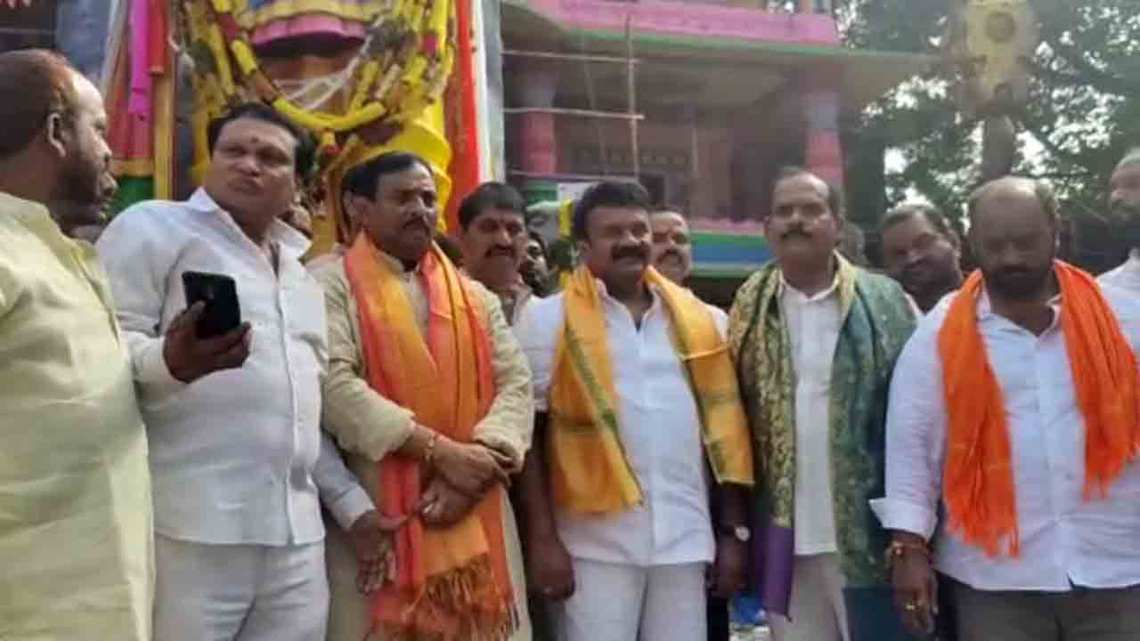 ఖైరతాబాద్‌ మహాగణపతికి చివరి పూజలు చేసిన మంత్రి తలసాని..