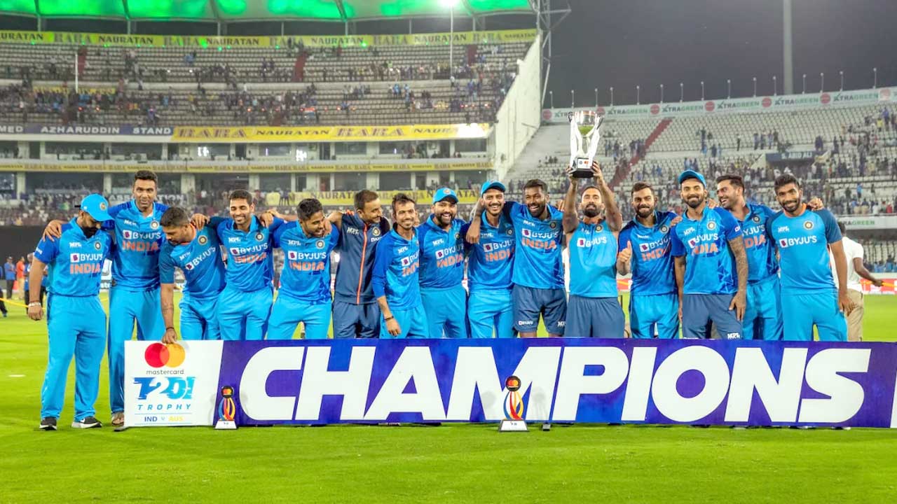 పాక్‌ను పడగొట్టి ప్రపంచ రికార్డు సృష్టించిన టీమిండియా..