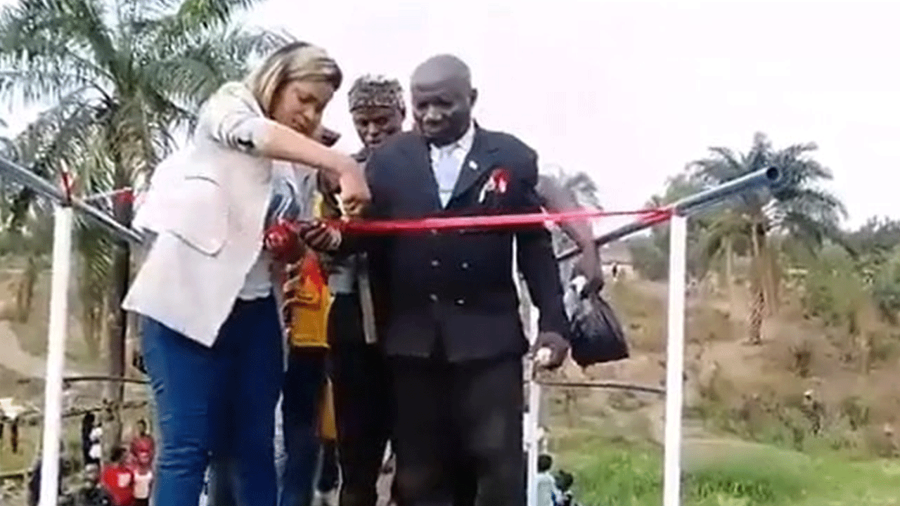 Viral Video | రిబ్బన్ కత్తిరించగానే.. కూలిపోయిన కొత్త బ్రిడ్జి.. వీడియో వైరల్