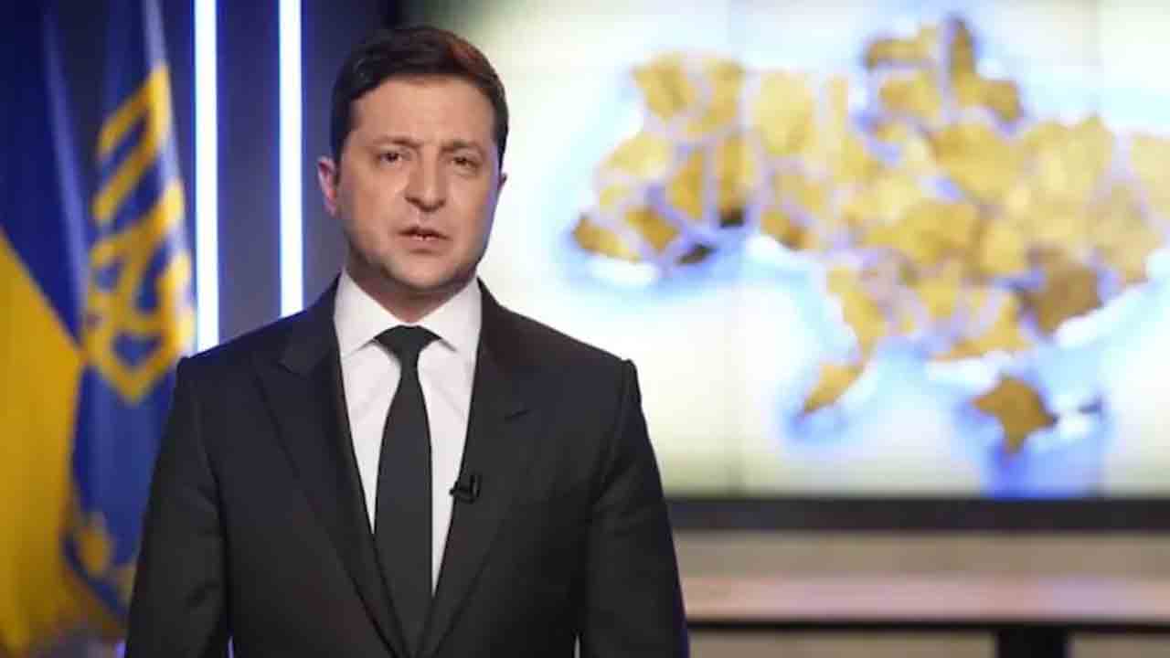 ఒకే పదం ట్వీట్‌ చేసిన ఉక్రెయిన్‌ అధ్యక్షుడు… ఏం ట్వీట్‌ చేశారంటే?