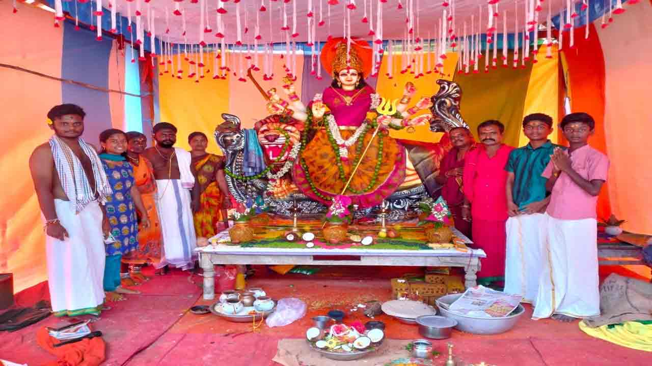 బాలాత్రిపుర సుందరి అలంకరణలో అమ్మవారు