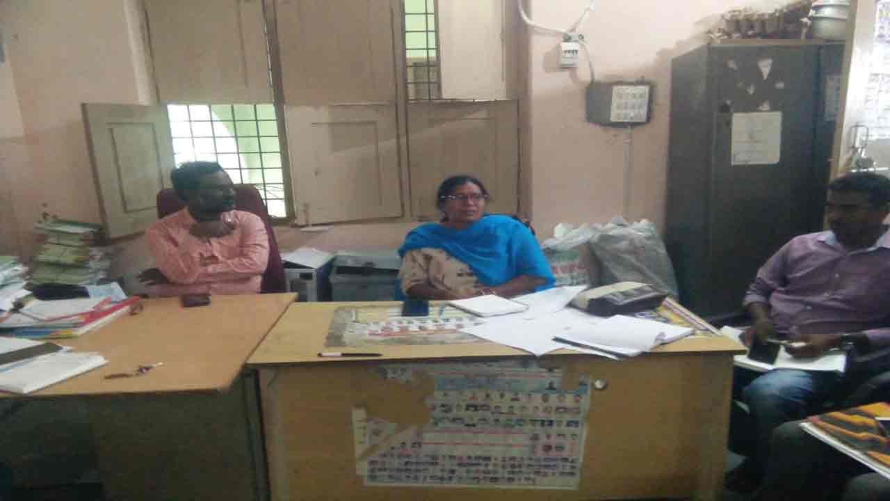 లక్ష్యాన్ని మించి మొక్కలు నాటాలి