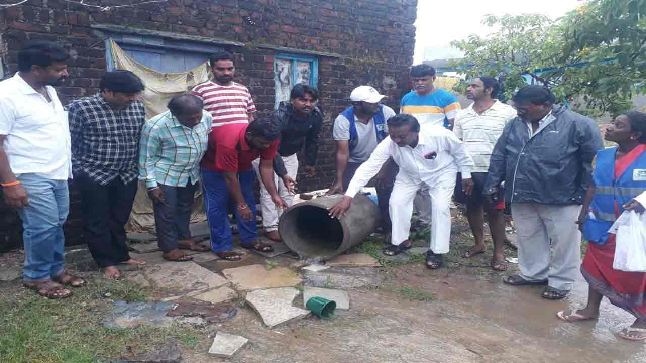 పరిసరాల శుభ్రతతో ఆరోగ్యం