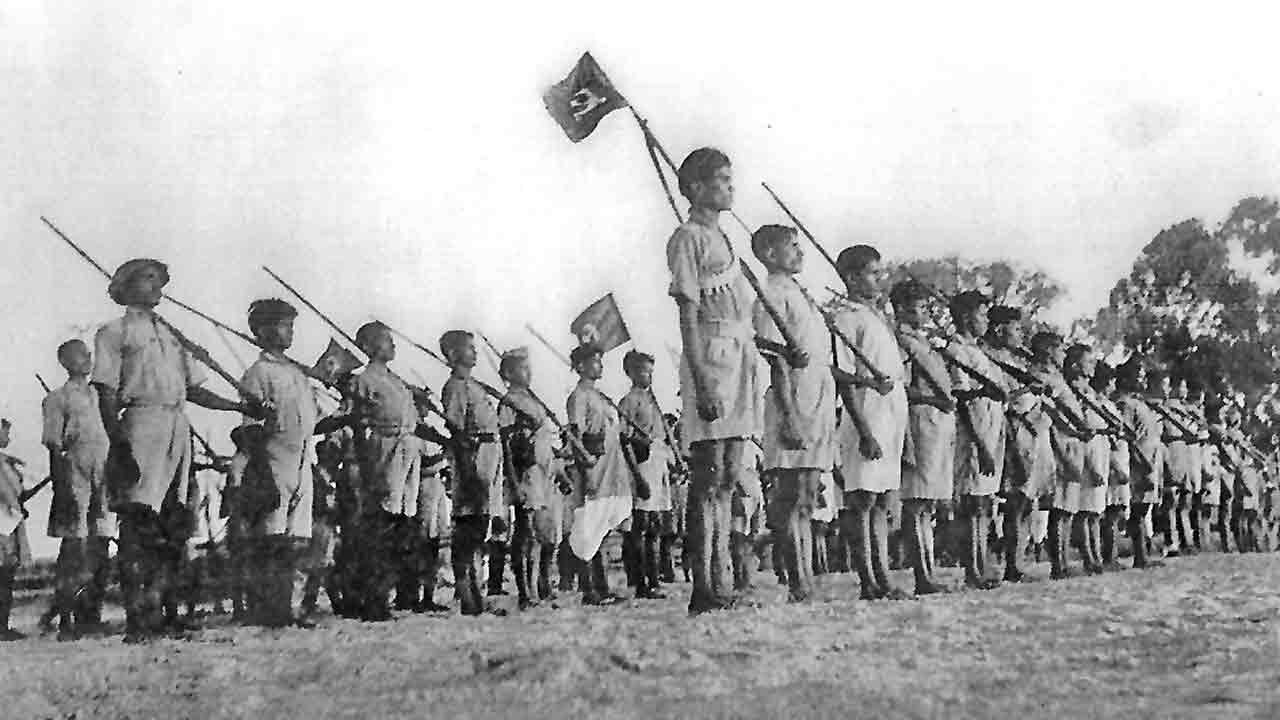 మసిపూసి మారేడుగాయ చేసిందెవరు?