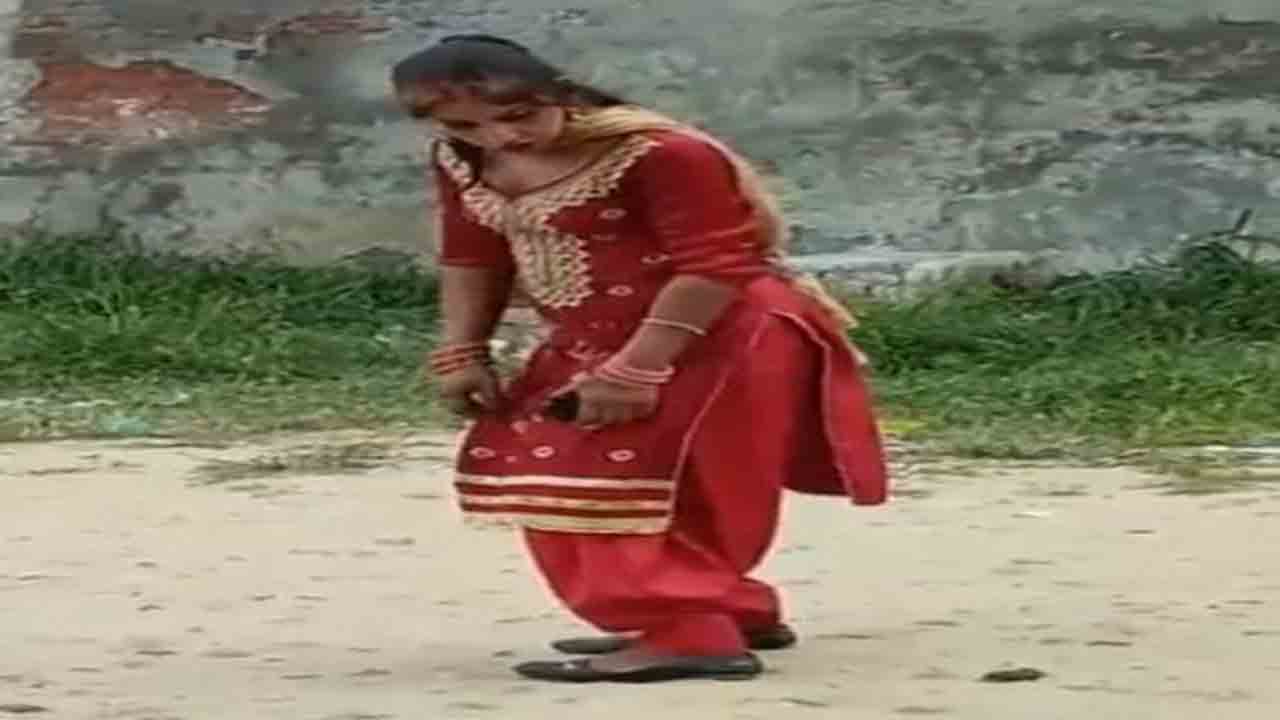 Watch: పంజాబ్‌లో డ్రగ్స్‌ మత్తులో మహిళ… వీడియో వైరల్‌