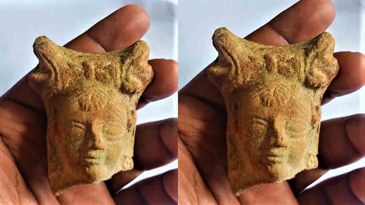 చేర్యాలలో బయటపడ్డ ఇక్ష్వాకుల నాటి టెర్రకోట యక్షిణి శిల్పం