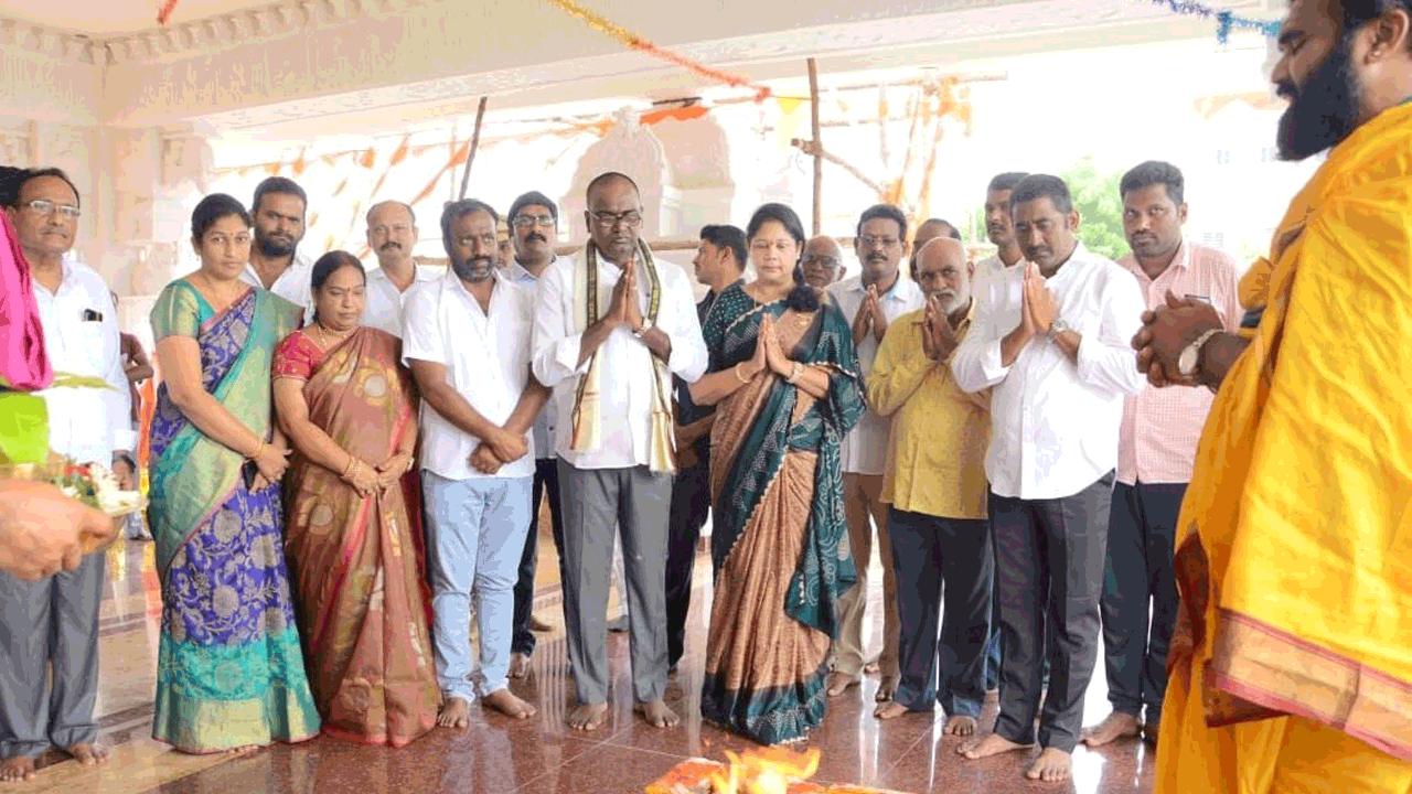 మంత్రి కృషితోనే జిల్లా అభివృద్ధి