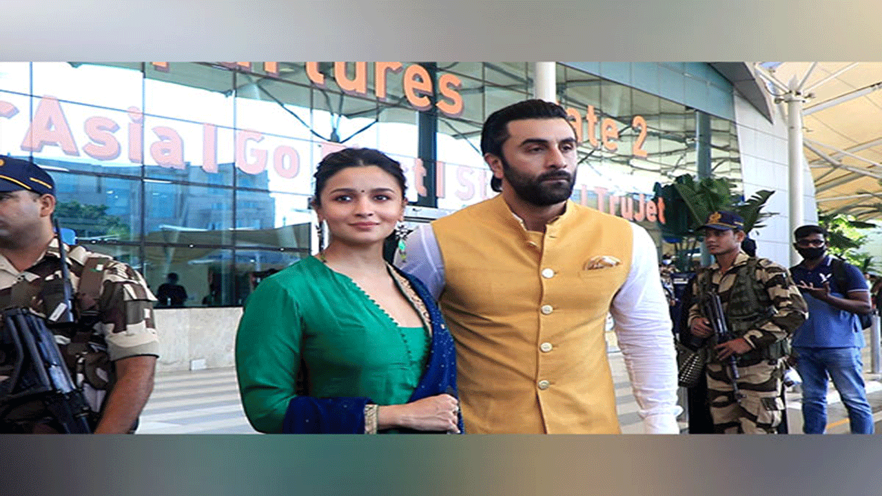 బాలీవుడ్‌ జంట రణ్‌బీర్‌ కపూర్‌, ఆలియా భట్‌కు ఉజ్జయినిలో నిరసన సెగ..