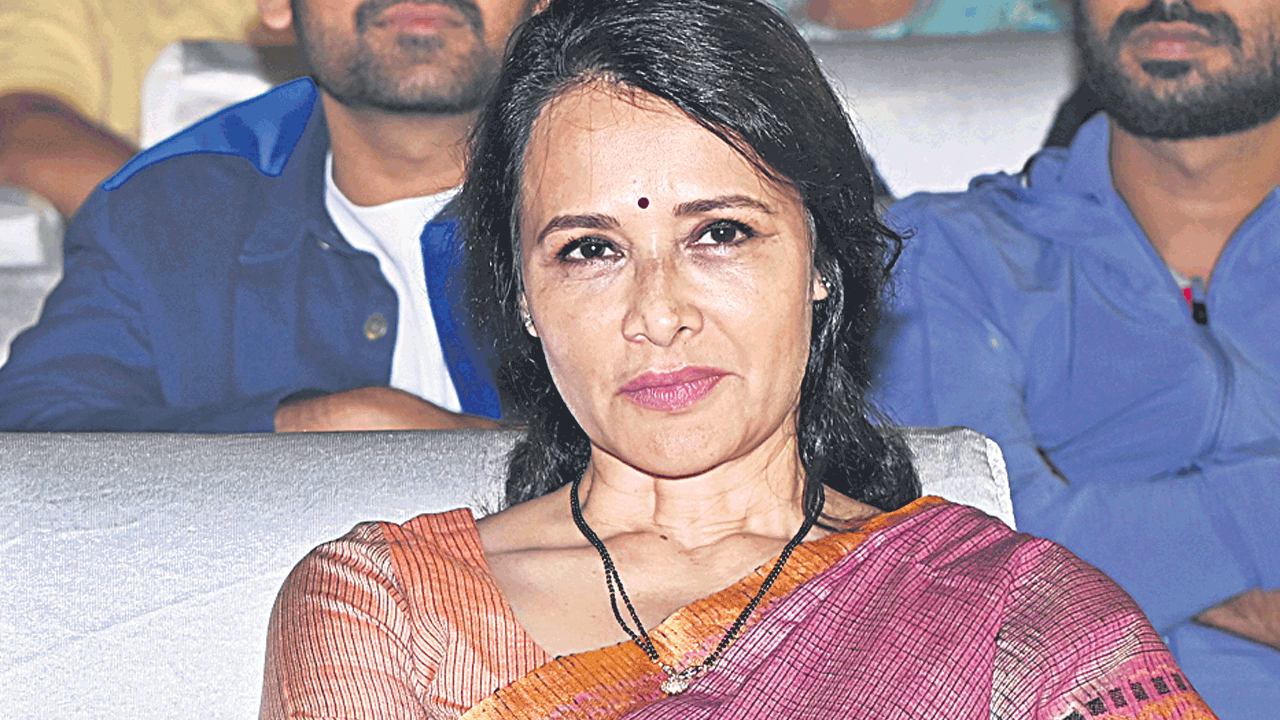 నాగార్జునకు వాళ్ల అమ్మ గుర్తుకొచ్చారు!