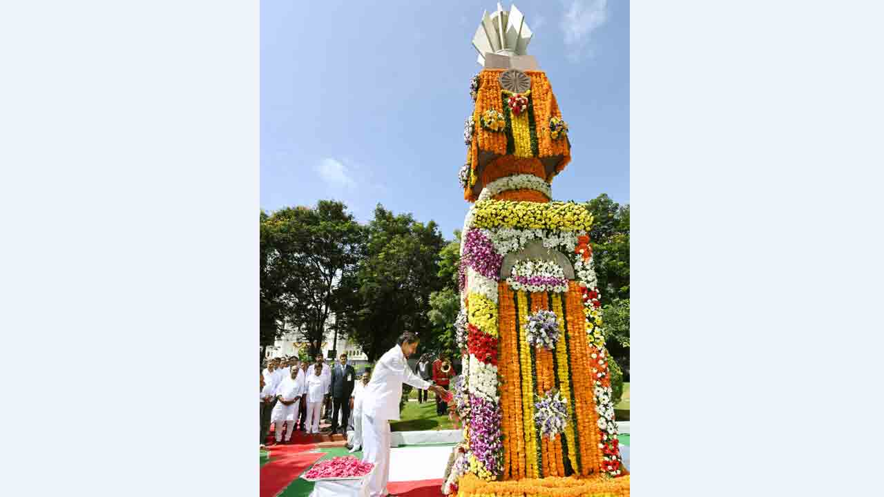 ఘనంగా సమైక్యతా ఉత్సవాలు