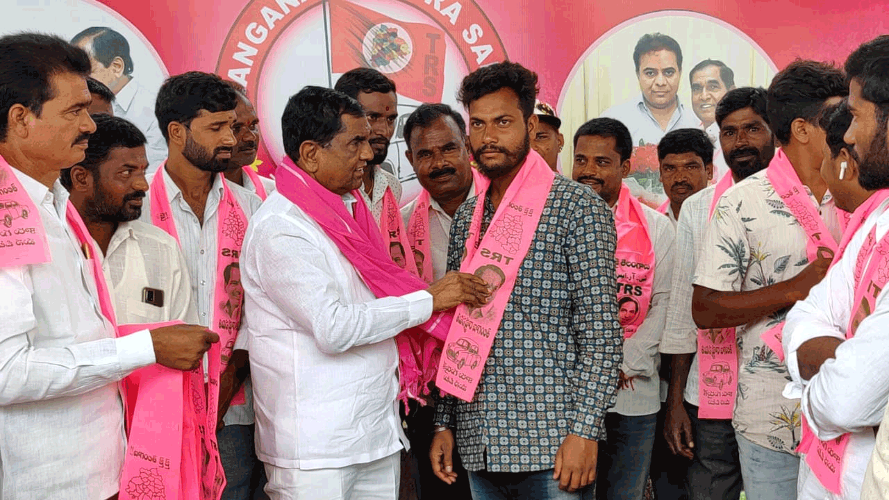 అభివృద్ధిని చూసే టీఆర్ఎస్‌లో చేరికలు : ఎమ్మెల్యే అంజయ్య యాదవ్