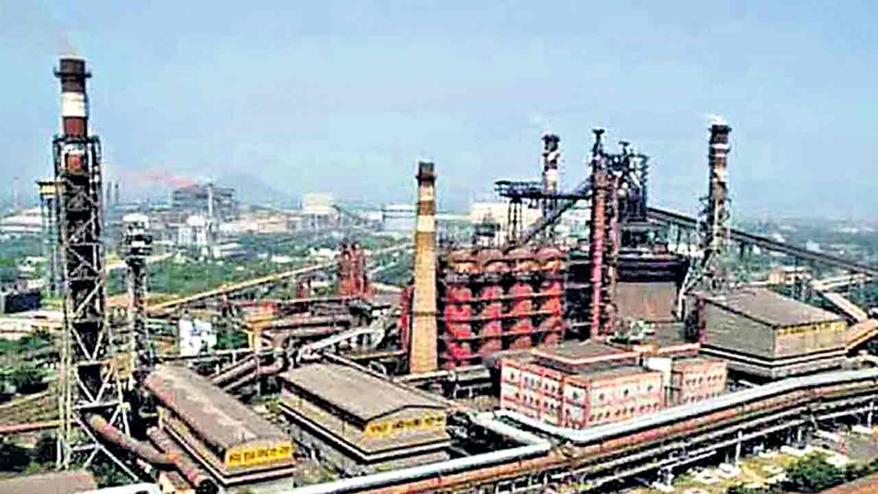 వైజాగ్‌ స్టీల్‌పై అదానీ నజర్‌