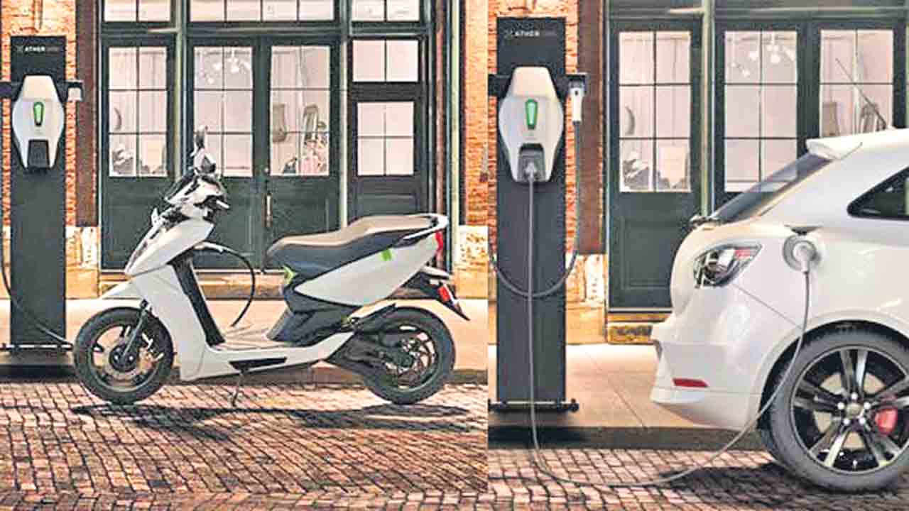 కెనిటిక్‌ ‘ఈ-లూనా’