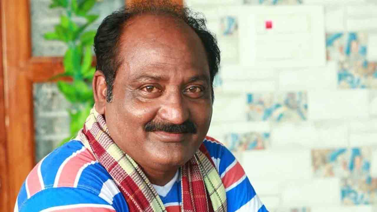 ఇస్మార్ట్‌ చంద్రపాల్‌