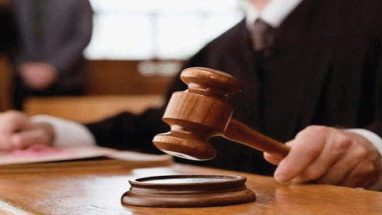 54 కేసులు.. న్యాయమూర్తి ఒక్కరే