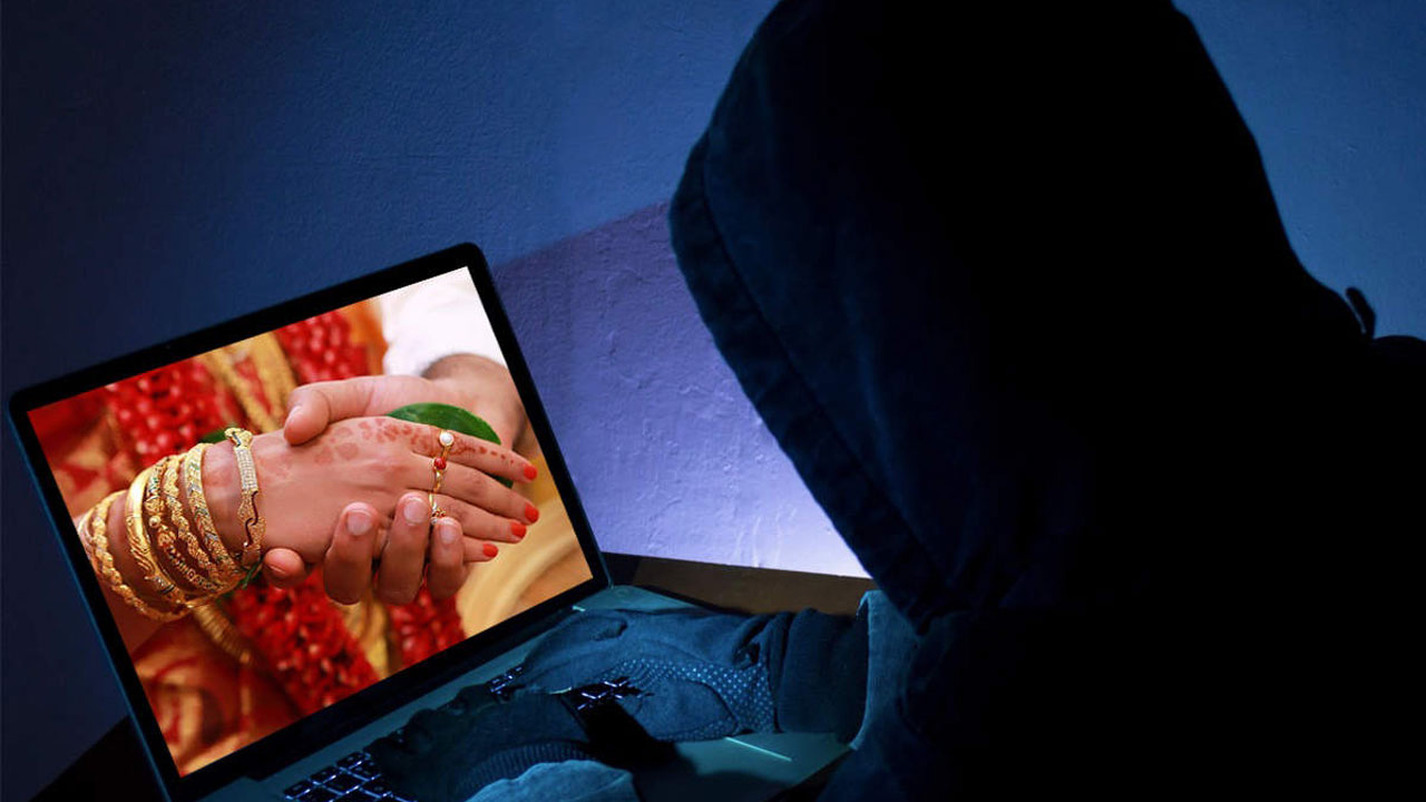 పెళ్లి చేసుకుని అమెరికా వెళ్దాం అంటూ కోటి కొట్టేశాడు.. మోసపోయిన విజ‌య‌వాడ యువ‌తి