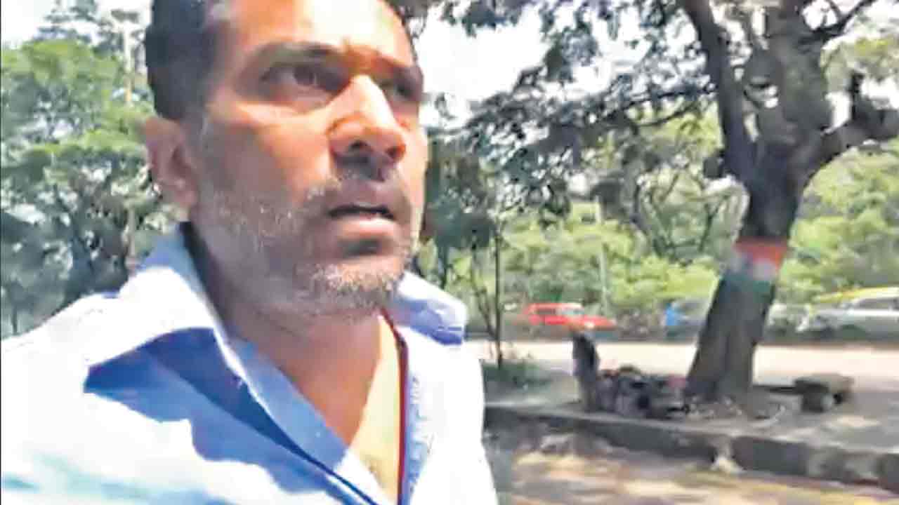 బెంగళూరు ట్రాఫిక్‌లో చిక్కుకున్న డాక్టర్‌..