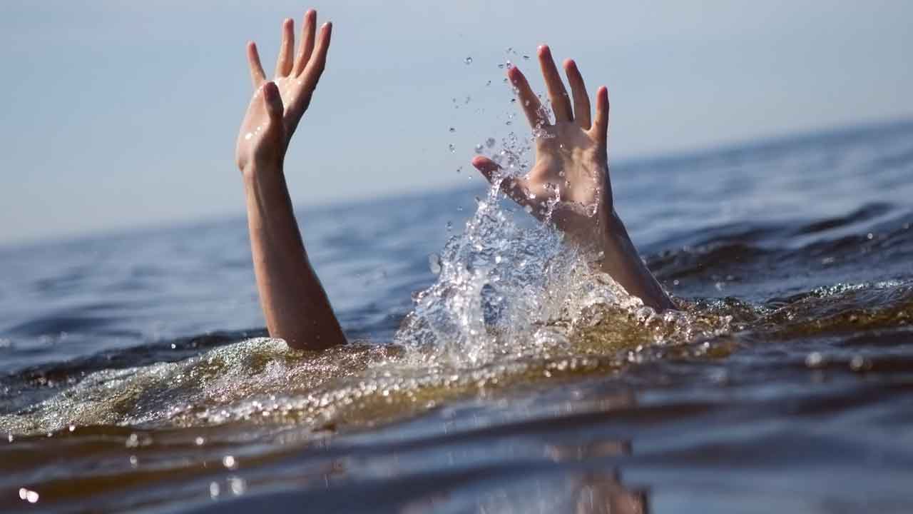 నిమజ్జన వేడుకల్లో అపశ్రుతి ..ఇద్దరు మృతి