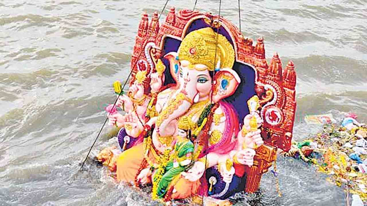 8,457 ట్రిప్పులు.. 87,533 మెట్రిక్‌ టన్నులు