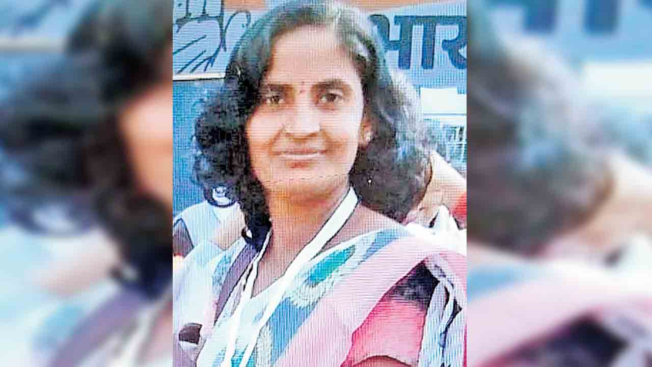 పుట్టింటి నుంచి వస్తూ.. మహిళ మృతి