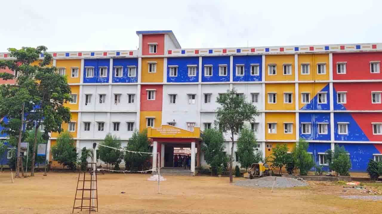 గురుకులాల్లో కార్పొరేట్‌ స్థాయి విద్య