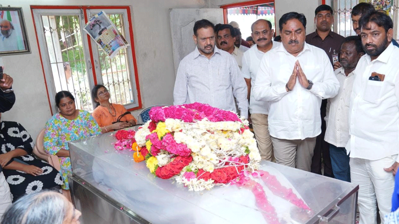 తక్కెళ్లపల్లి రాము మృతి పట్ల సంతాపం తెలిపిన మంత్రి ఎర్రబెల్లి